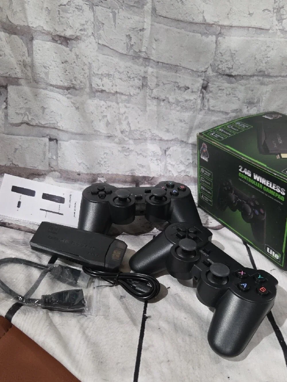 Wireless 2.4G Black Gamepad Controller - Lite